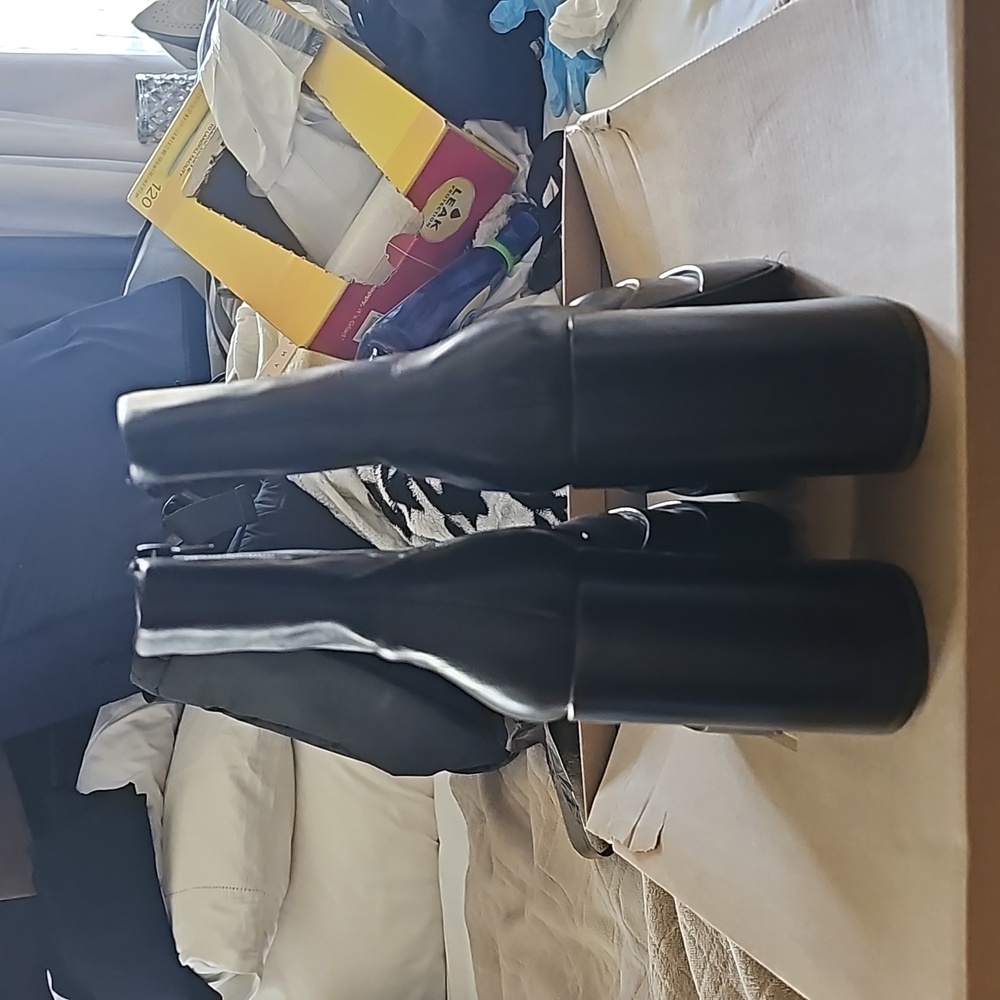 Steve Madden Boots - Picture 2 of 5